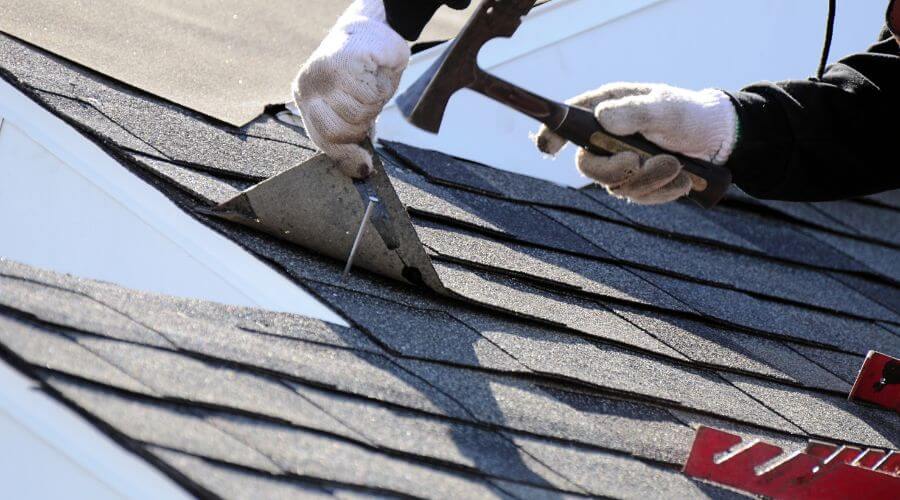 Professional gutter cleaning in Elrod, AL